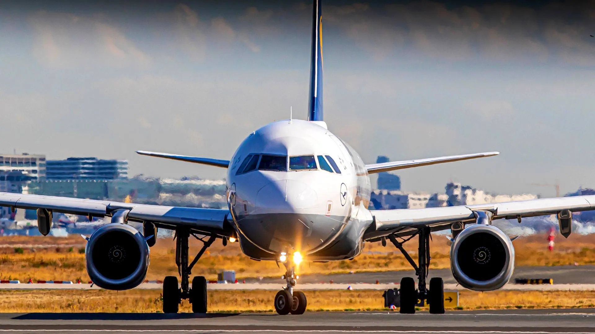 Live Airport Cameras Worldwide | EarthLive.TV